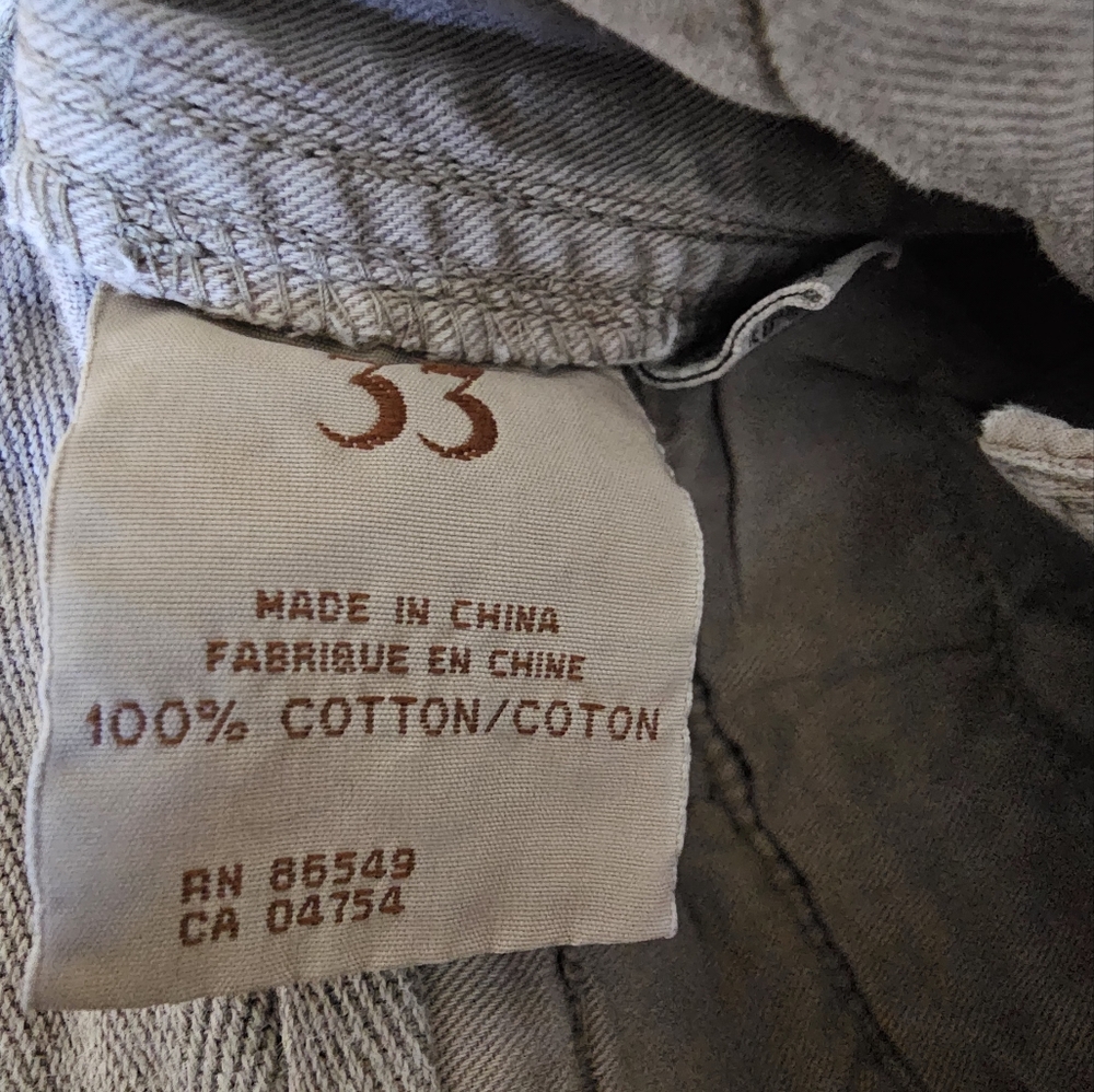 Tommy Bahama chaki cotton cargo shorts size 33 - Picture 10 of 10